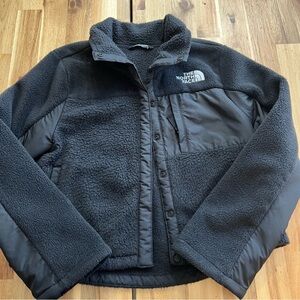 The North Face Girls Gray Sherpa Fleece Jacket Size M (10)